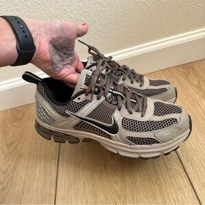 Nike Vomero 5 big kids 5.5